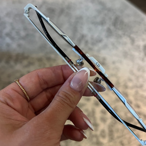 DIOR WHITE AVIATOR SUNGLASSES - Picture 4 of 5